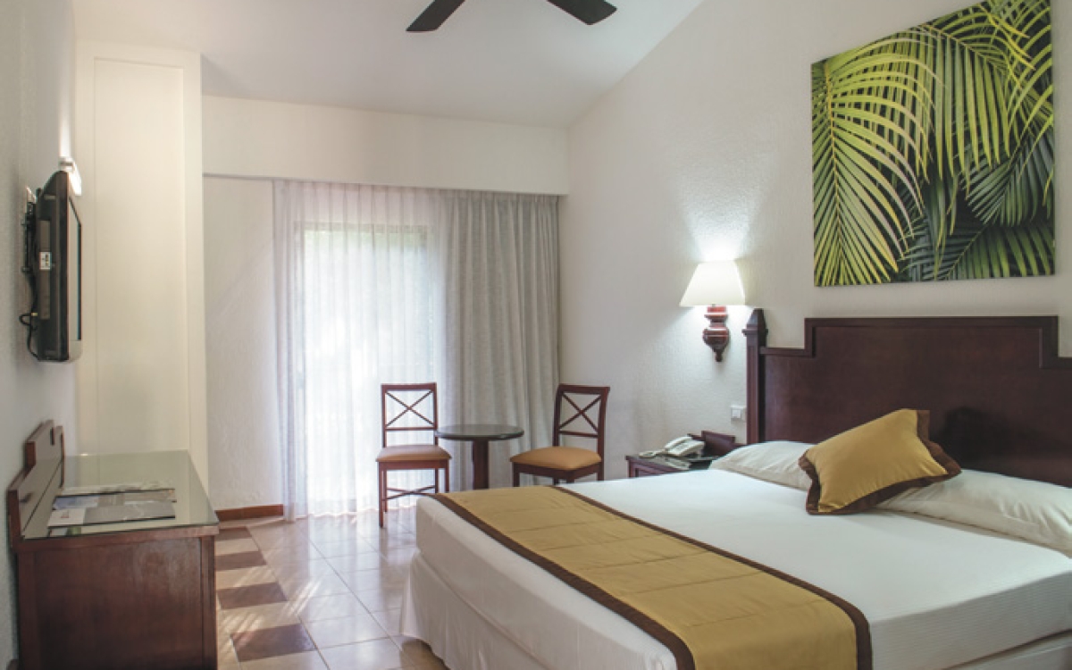 Ficha Tecnica Hotel RIU Lupita