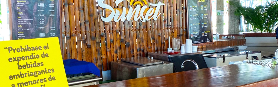 ON VACATION – GIRARDDOT – HOTEL GIRARDOT RESORT – BAR