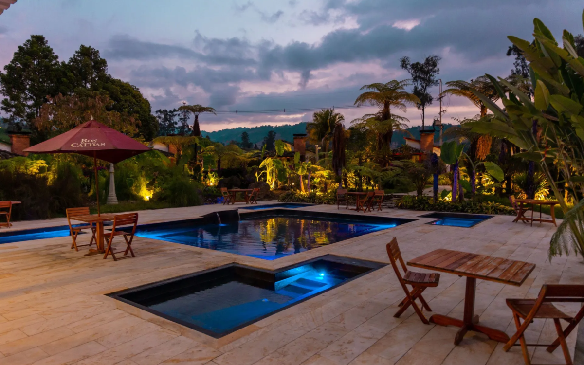 Piscina-privada-Termales-El-Otono-Manizales-2-1920w