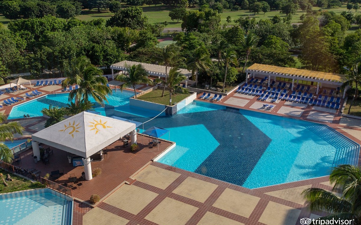 pool–v10183189
