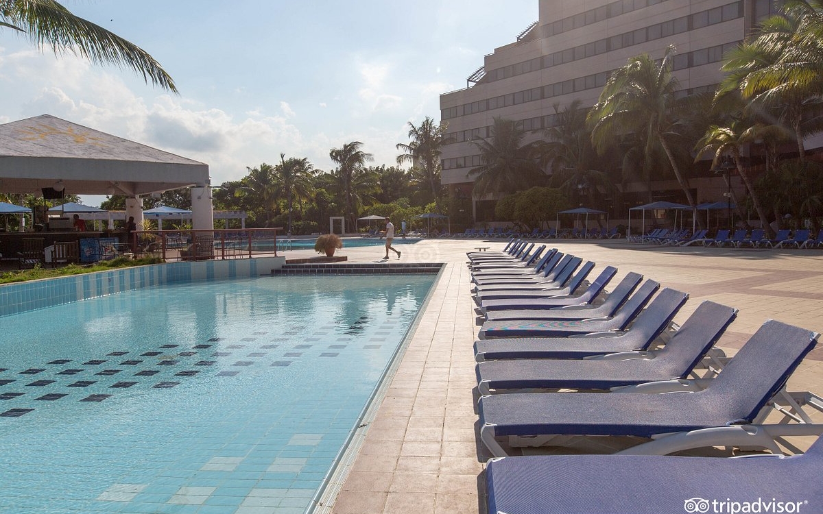 pool–v10183521